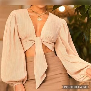 💫 Lantern Sleeve Tie Front Crop Top